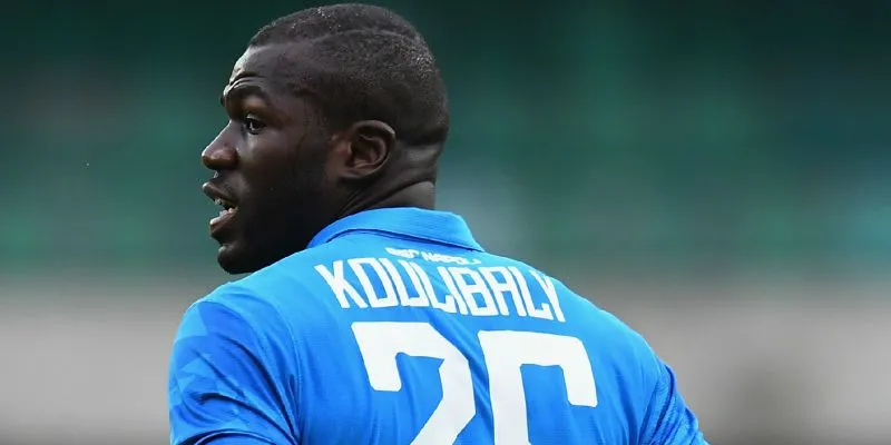 Kalidou Koulibaly trong top cầu thủ lương cao nhất thế giới